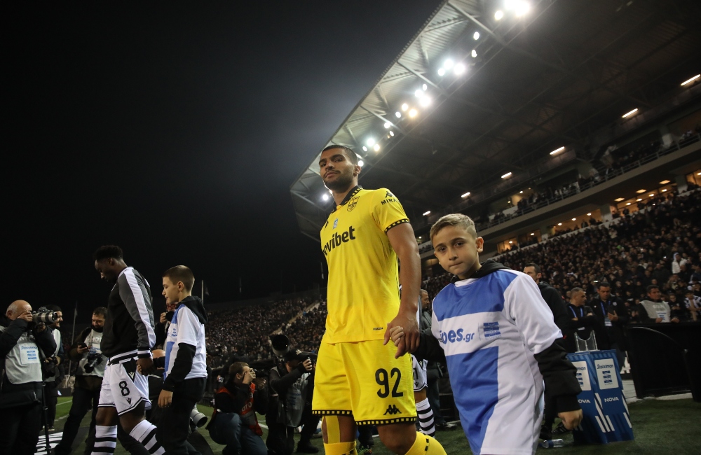 Καραμπινάτη κόκκινη “έπνιξαν” Γιοβάνοβιτς, Ντι Πάολο! (pic)