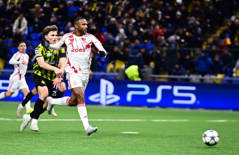 Σκόραρε ο Ολυμπιακός αλλά ακυρώθηκε ως οφσάιντ (vid)