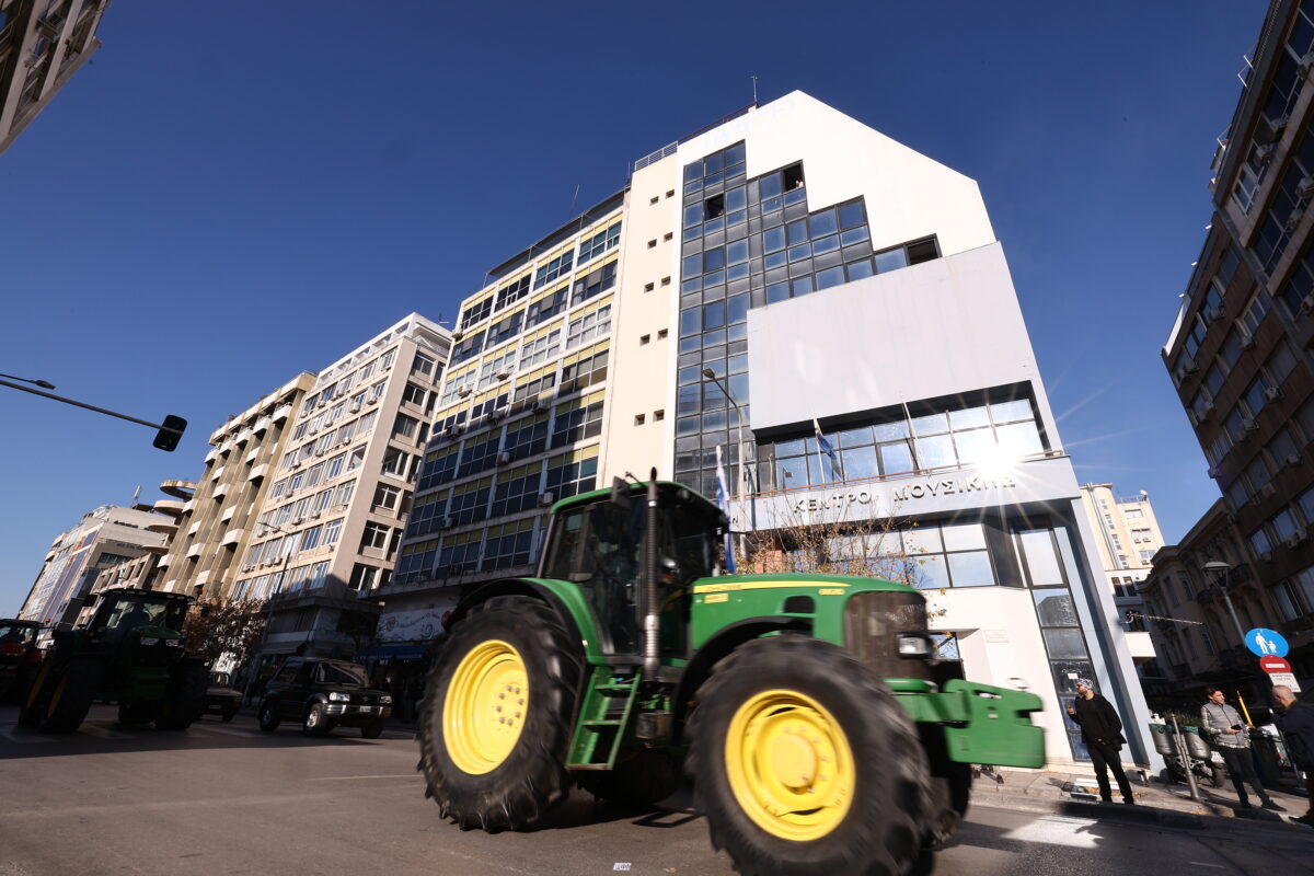 Θεσσαλονίκη: Αποχώρησαν οι αγρότες από το λιμάνι