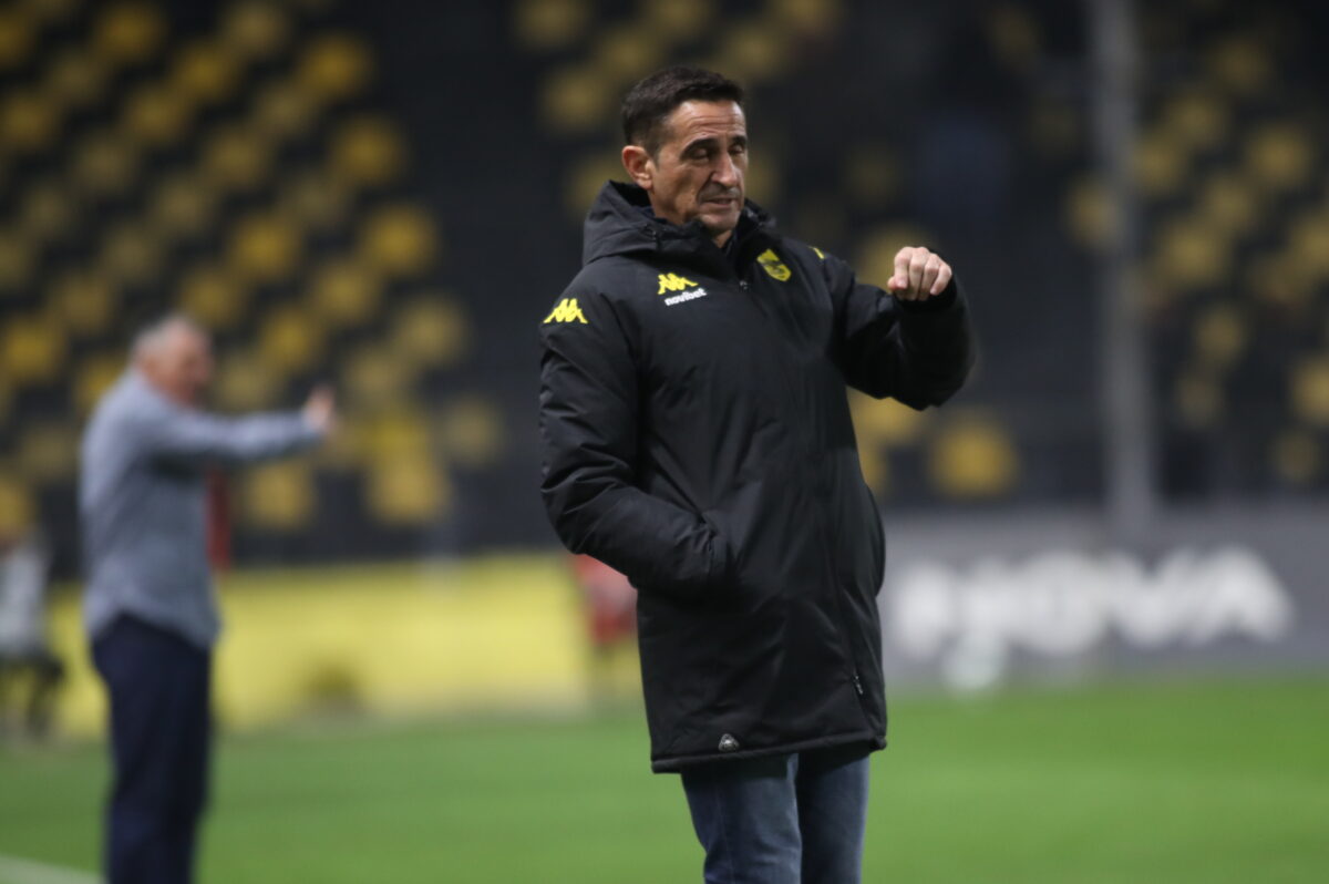 Κλειστά χαρτιά, ελάχιστα ερωτηματικά