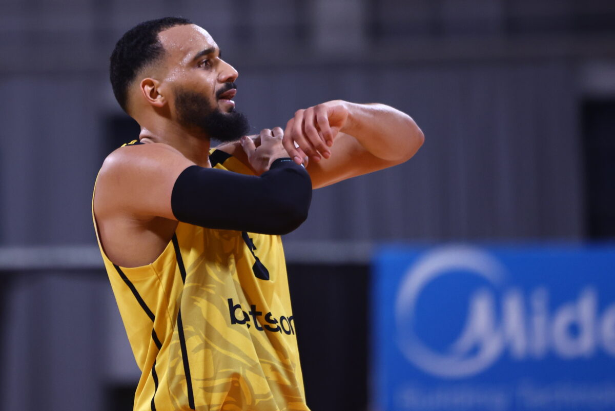 Αποθεωτικά σχόλια για Νουά στη Γαλλία (vid)