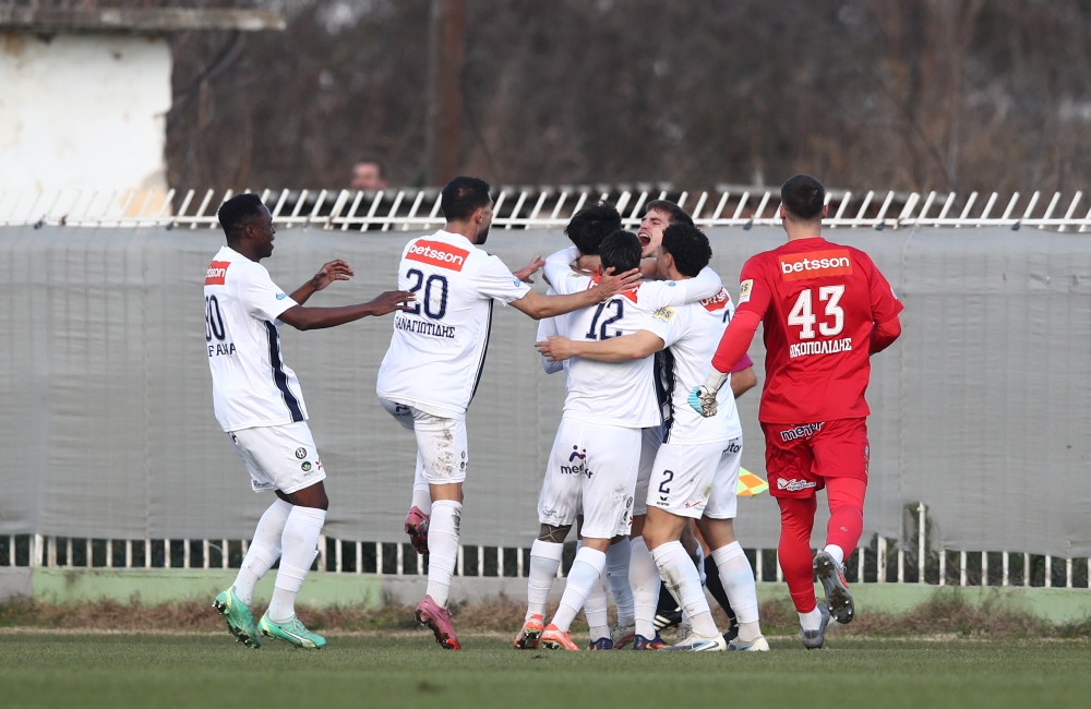 Super League 2: Ο Πανιώνιος συνεχίζει την καταδίωξη, ο Ηρακλής λύγισε τον ΠΑΟΚ Β’ στο 99′