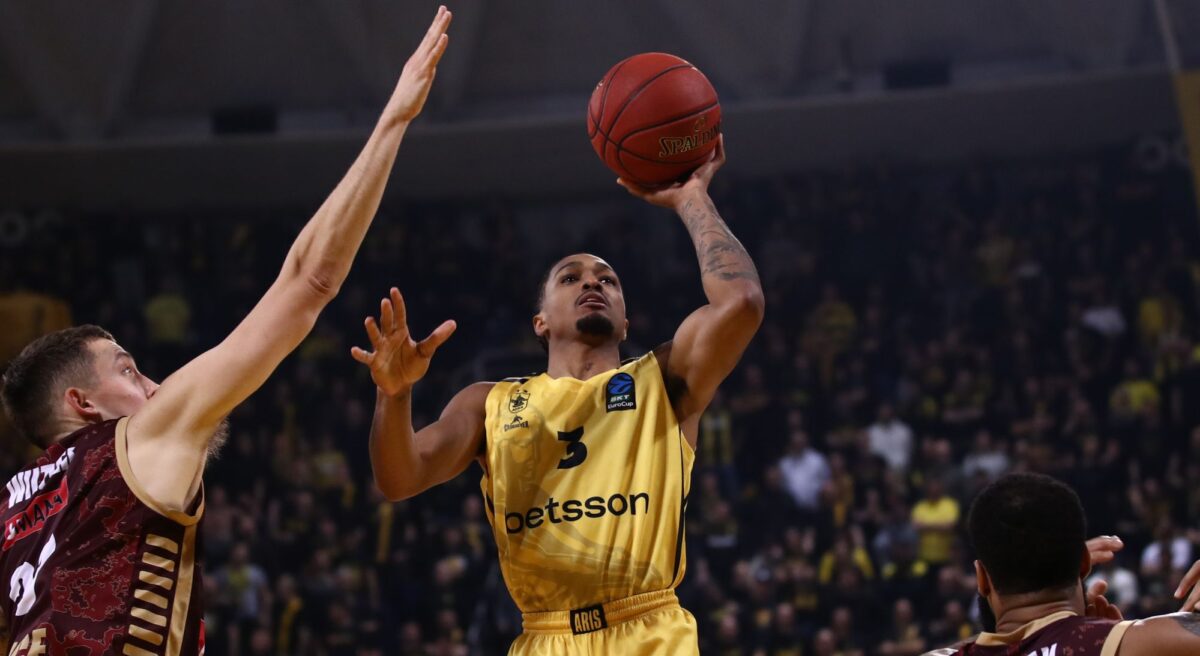 Ξεκίνησε για Κολοσσό, παραμένουν εκτός οι Τζόουνς και Πουλιανίτης