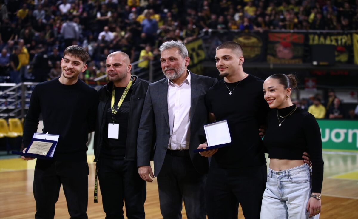 Τιμήθηκαν από τον Α.Σ. ΑΡΗΣ οι Γρόλλιος και Ντεβετζής (pics)