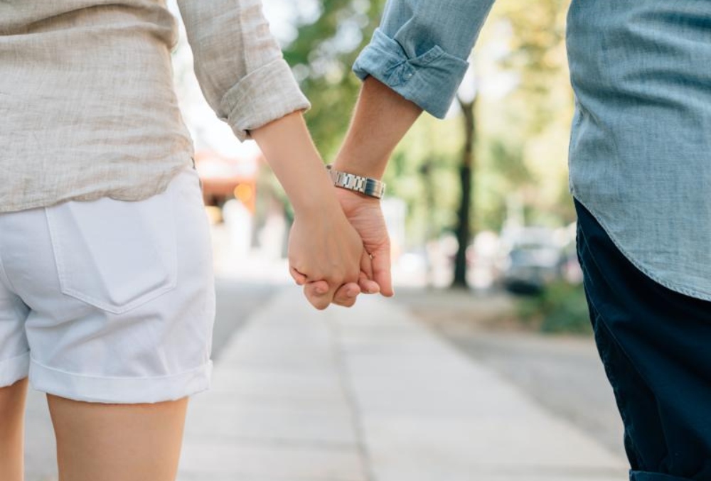 Η… νέα τάση του χωρισμού πριν από την Πρωτοχρονιά (vid)