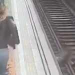 Βαρκελώνη: Γυναίκα έσωσε άνδρα που έπεσε στις ράγες του Μετρό! (vid)