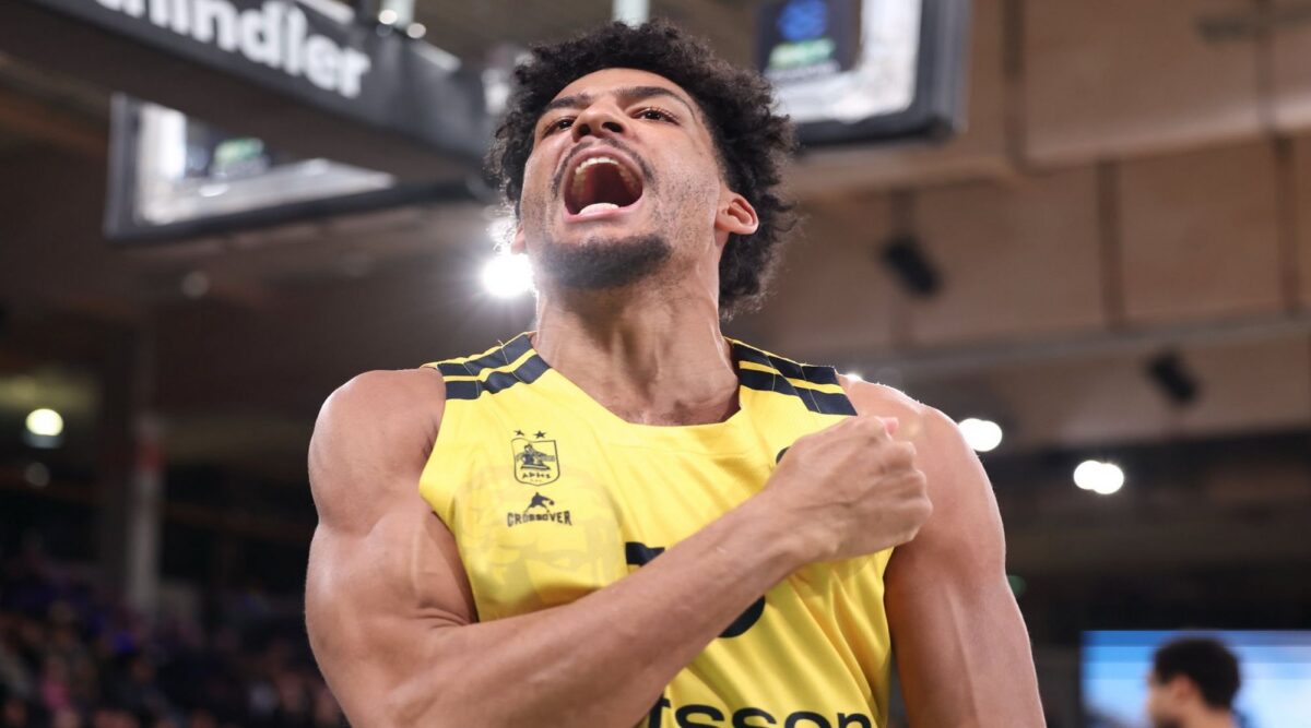 Η όμορφη συνεργασία και το κάρφωμα του Φόρεστερ (vids)