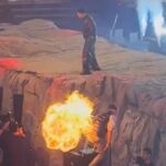 Θεατής σε συναυλία… έπιασε φωτιά! (vid)