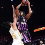 Διέλυσε με 100άρα τον Ερυθρό Αστέρα η Παρί