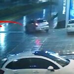 Παρκαρισμένο όχημα κυλά μόνο του και πέφτει σε χαντάκι (vid)