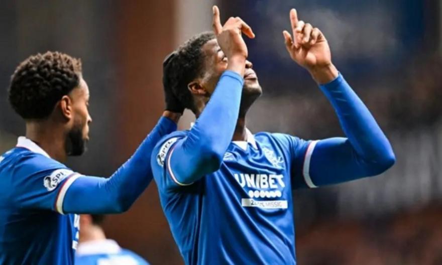 Νίκησε Χιμπέρνιαν και πλησίασε την Σέλτικ η Ρέιντζερς