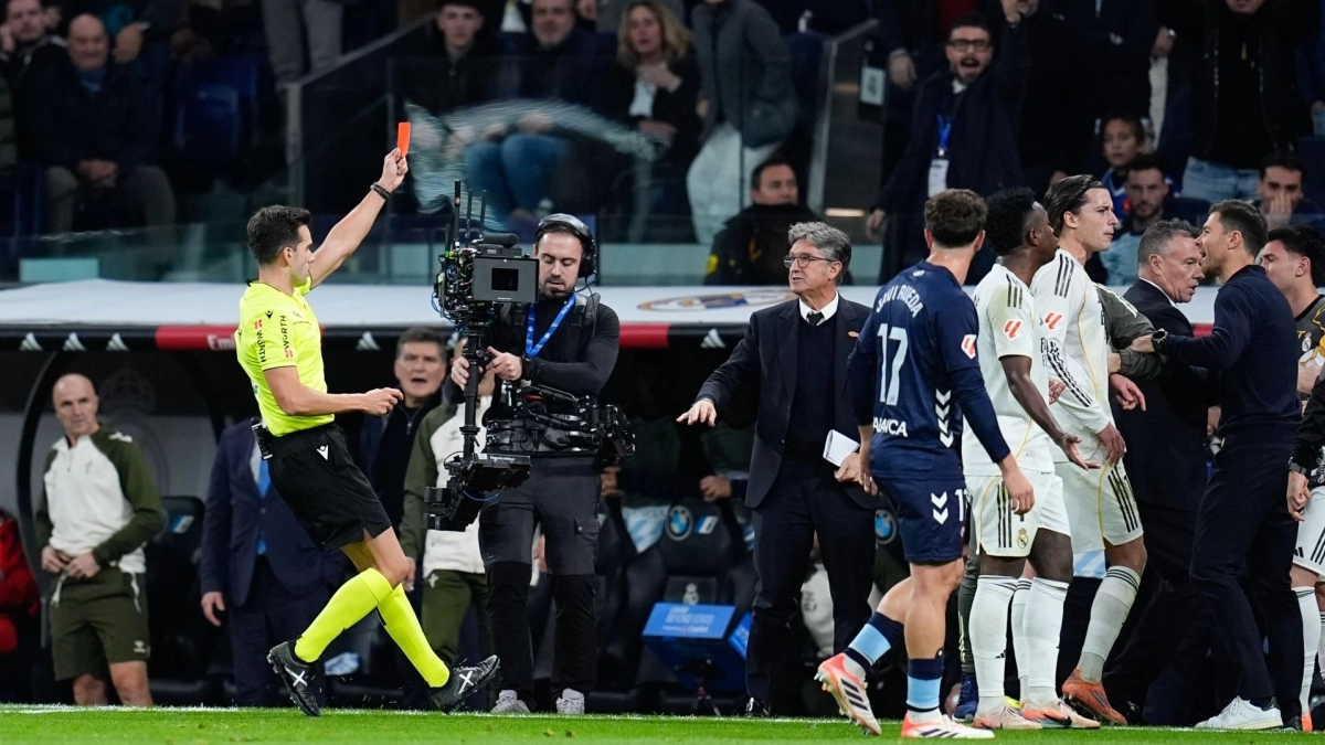 Aπίστευτες ύβρεις των παικτών της Ρεάλ στον διαιτητή: «Γαμ@@@ ηλίθιε! Βγάλε μας όλους!»