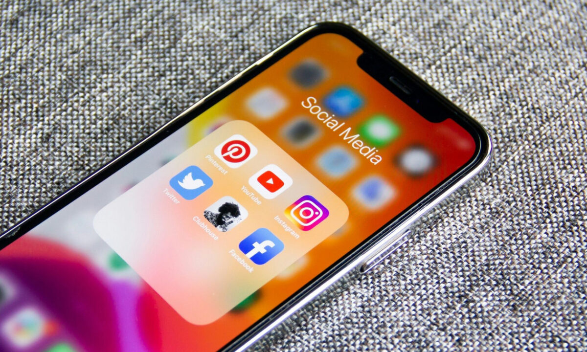 Ποιες είναι οι χώρες που θέλουν να… κόψουν τα social media στους ανήλικους (vid)