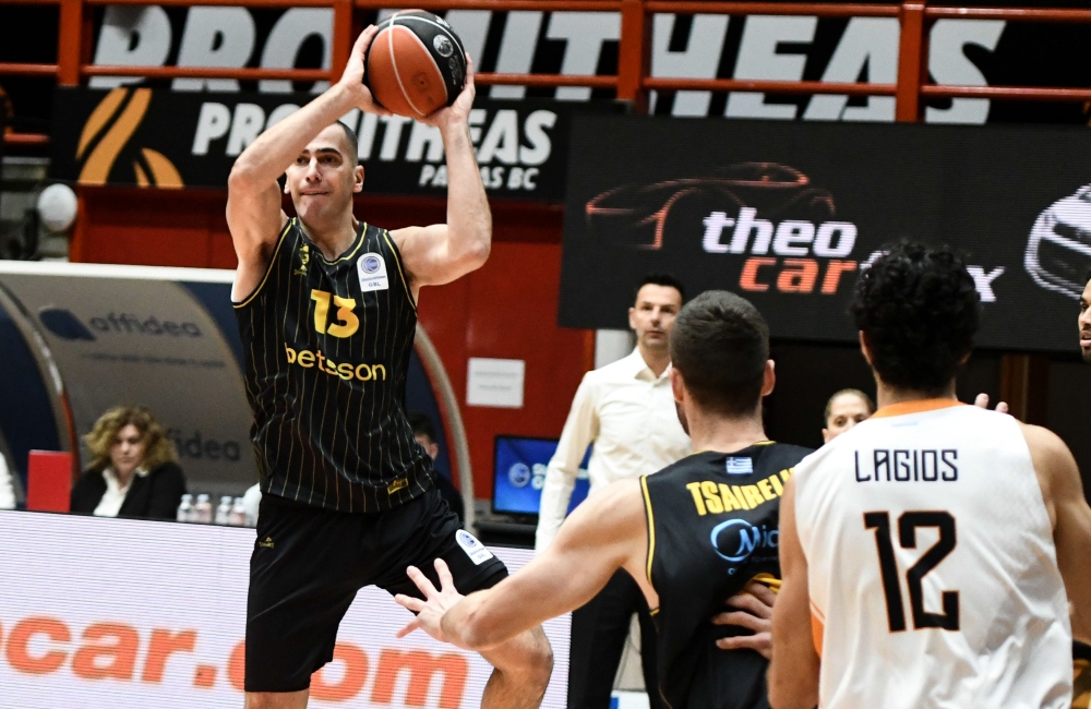 Το «ρεσιτάλ» διαιτησίας που έκλεψε την παράσταση στο Προμηθέας-ΑΡΗΣ (vid)