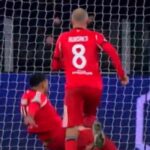 Άτυχη στιγμή για Παυλίδη: Γλίστρησε και αστόχησε σε πέναλτι στο Γιουβέντους-Μπενφίκα (vid)