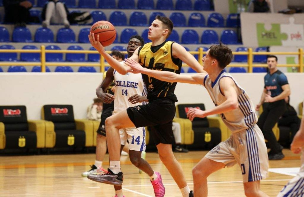 Rising Stars: Άνετη νίκη επί της Μποργκομανέρο