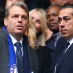 Οι οπαδοί της Τσέλσι ανάρτησαν πανό κατά του ιδιοκτήτη!