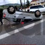 Ανεμοστρόβιλος… τούμπαρε αμάξι εν κινήσει! (vid)