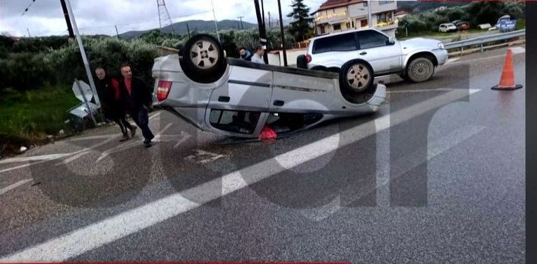 Ανεμοστρόβιλος… τούμπαρε αμάξι εν κινήσει! (vid)