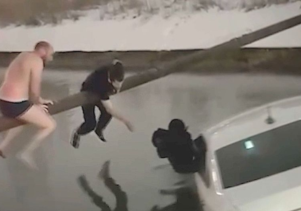 Ρωσία: Εκπληκτική διάσωση μητέρας και παιδιού (vid)