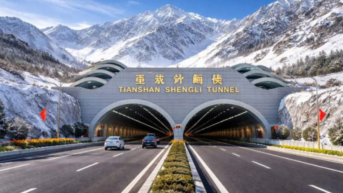 Άνοιξε η μεγαλύτερη σήραγγα αυτοκινητοδρόμου στον κόσμο! (vid)