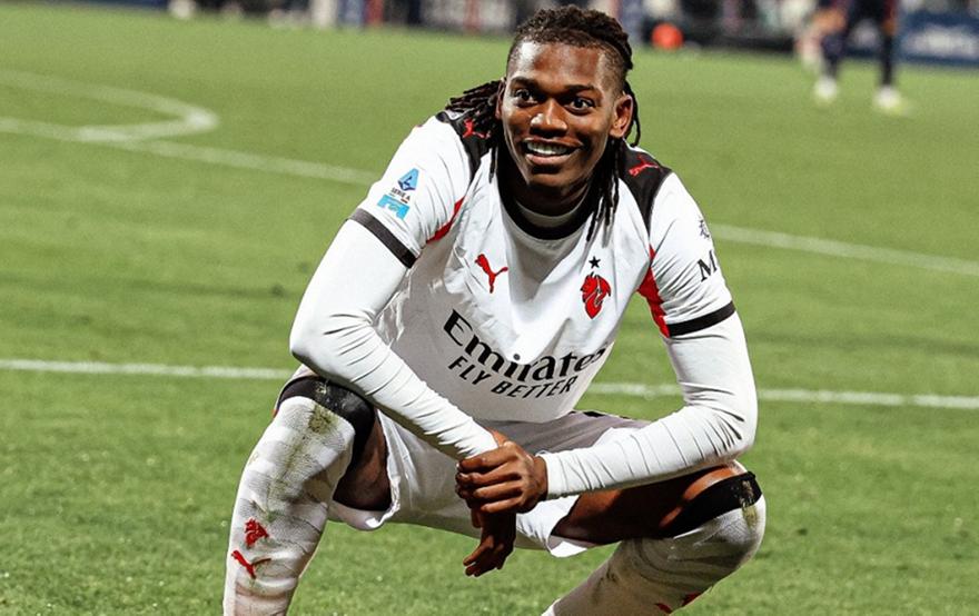 Με σκόρερ Λεάο η Μίλαν πέρασε από το Κάλιαρι