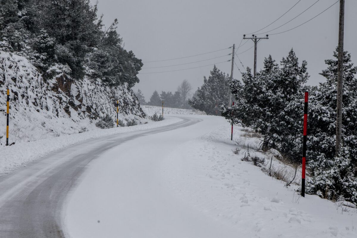 Εγκλωβισμοί και στη Χαλκιδική από το χιόνι