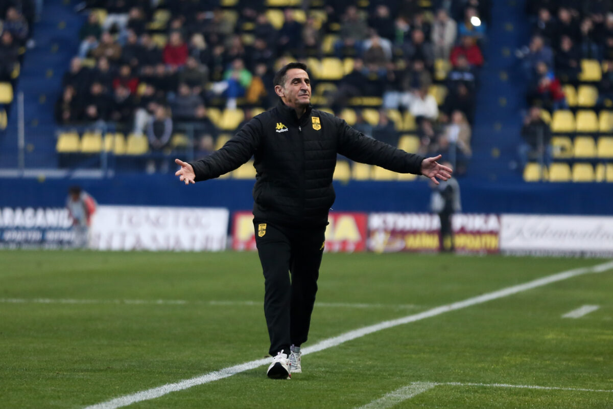 Ο Χιμένεθ… τα βάζει κάτω και έχει ερωτηματικά