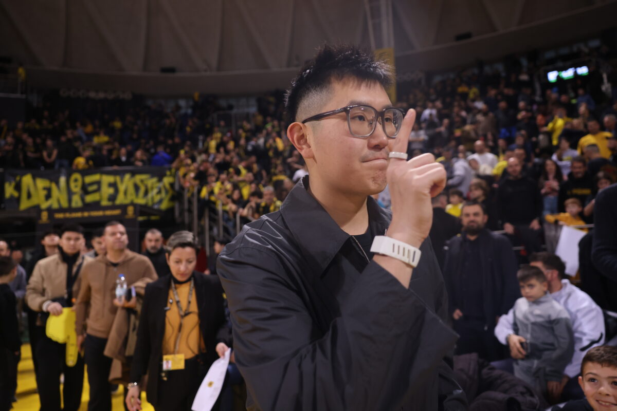 Η βόλτα του Σιάο στην παραλία και ο… Όλυμπος (pics)
