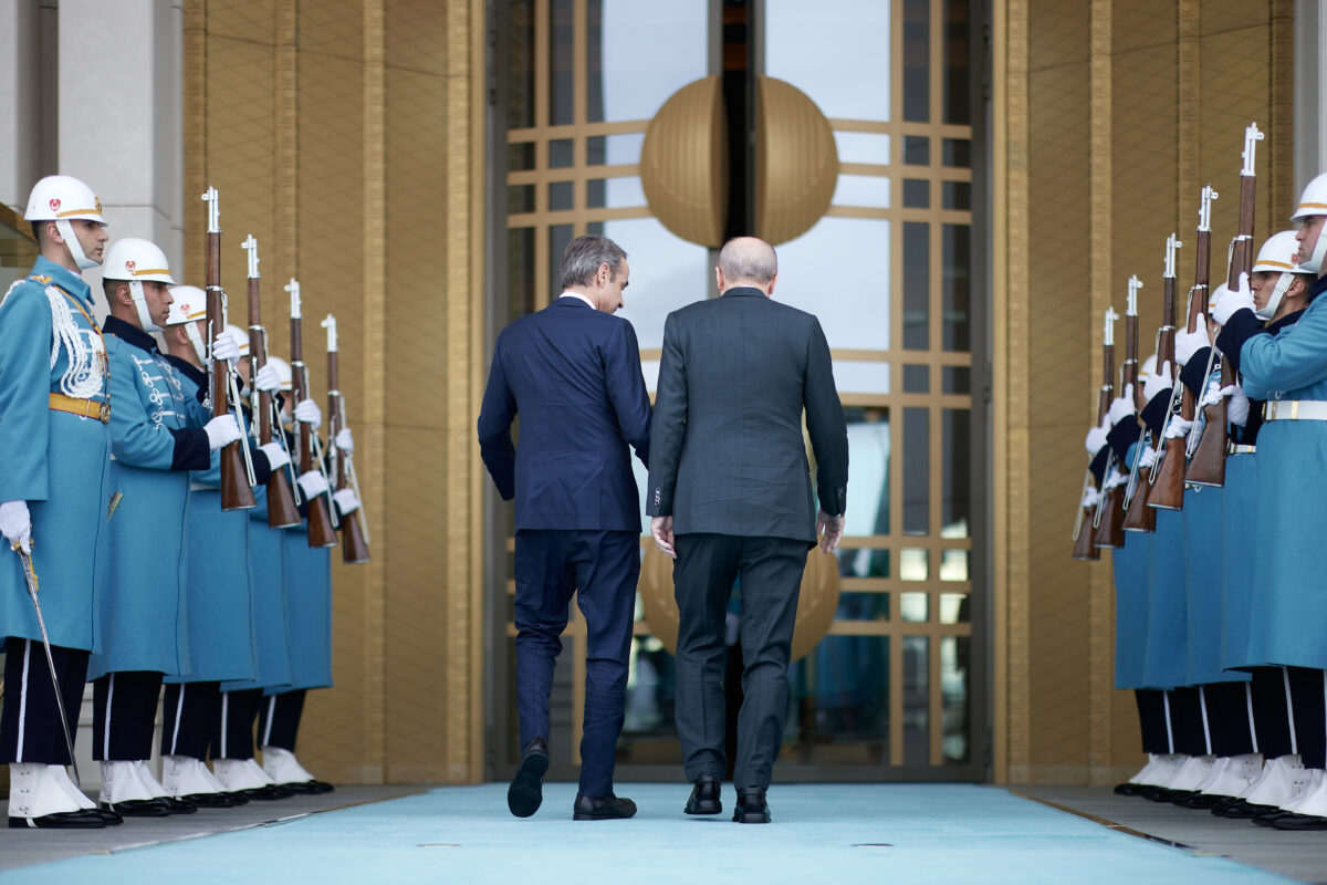 Σε εξέλιξη η συνάντηση Μητσοτάκη – Ερντογάν στο Λευκό Παλάτι (vid)