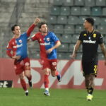 Αυτοκαταστροφικός μέσα σε πέντε λεπτά… (vid)