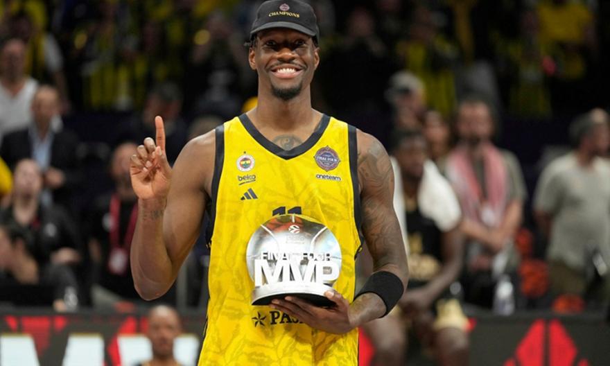 «Η Φενέρμπαχτσε κατέθεσε πρόταση για Χέιζ-Ντέιβις»