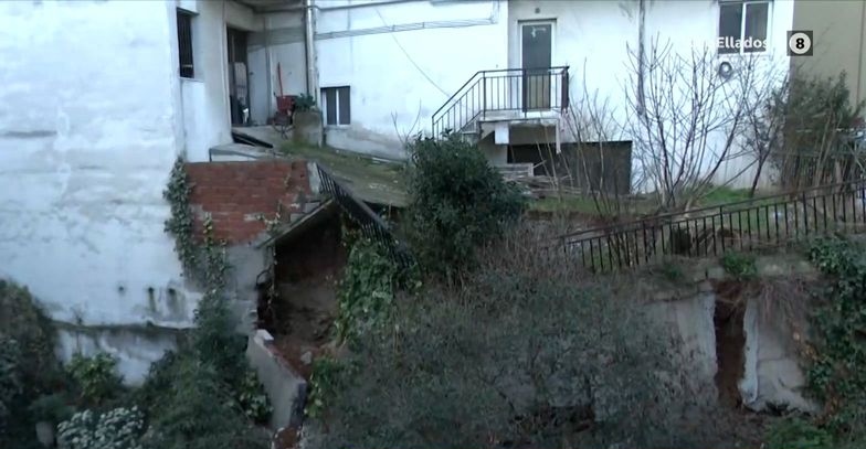 Θεσσαλονίκη: Πολυκατοικία στις Συκιές…χάνει τα θεμέλιά της (vid)