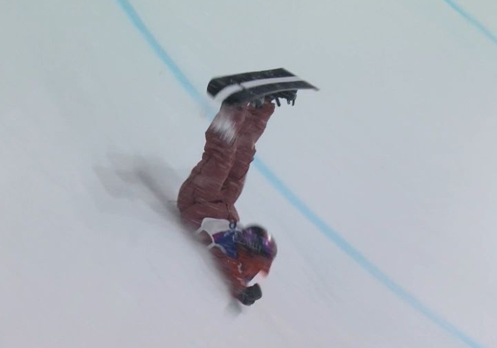“Πάγωσαν” όλοι με την Χόσκινγκ: Σφοδρή πτώση για την Καναδή snowboarder (vid)