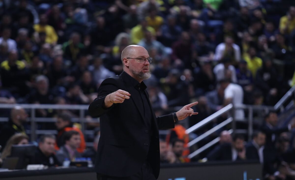 “Τα προβλήματα που αντιμετώπισε η Κλουζ στον τελευταίο αγώνα…”