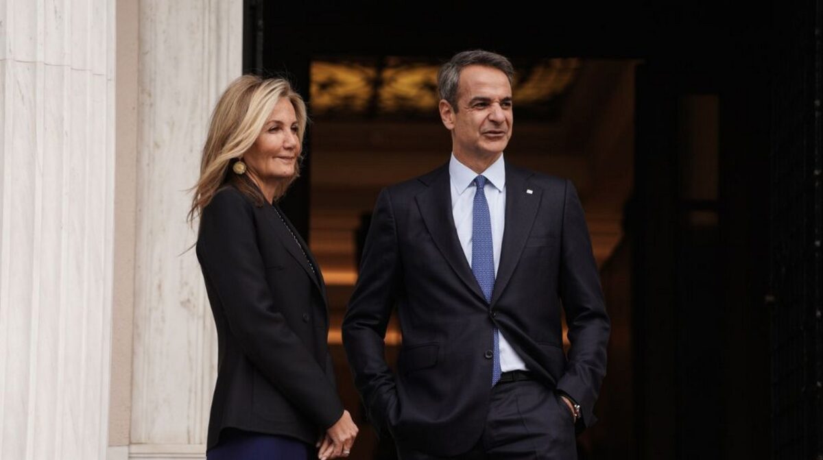 Ατύχημα για την σύζυγο του Κυριάκου Μητσοτάκη – Υποβλήθηκε σε χειρουργική επέμβαση