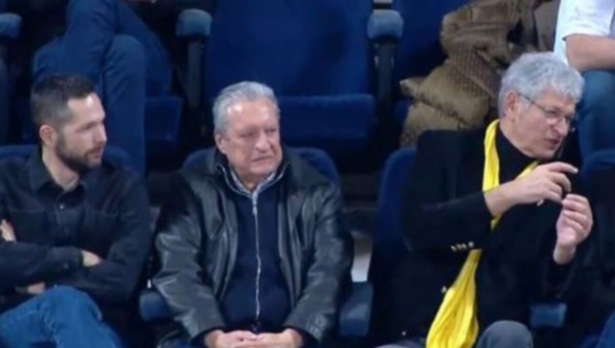 Παρών στο Παλέ ο Άκης Μιχαηλίδης (vid)