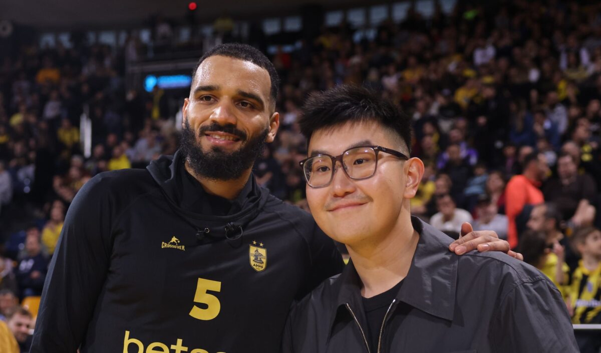 ΜΜΕ Γαλλίας: «Το θορυβώδες Nick Galis Hall και ο Νουά που δικαιώνει την εμπιστοσύνη του ΑΡΗ»