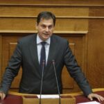 Θεοχάρης για Τσίπρα: «Είχαν σχέδιο να πάμε στη δραχμή – Έψαχναν εταιρείες να τυπώσουν χαρτονομίσματα»