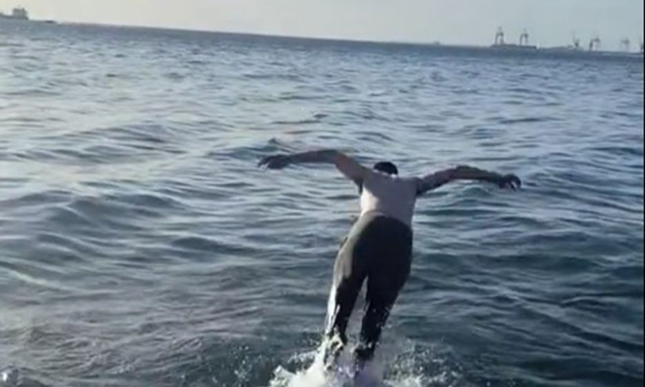 Θεσσαλονίκη: Νεαρός… βούτηξε στον Θερμαϊκό (vid)