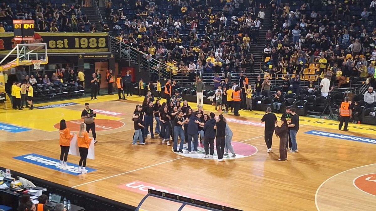 Το εντυπωσιακό τρίποντο από το κέντρο της παίκτριας του ΑΡΗ! (vid)