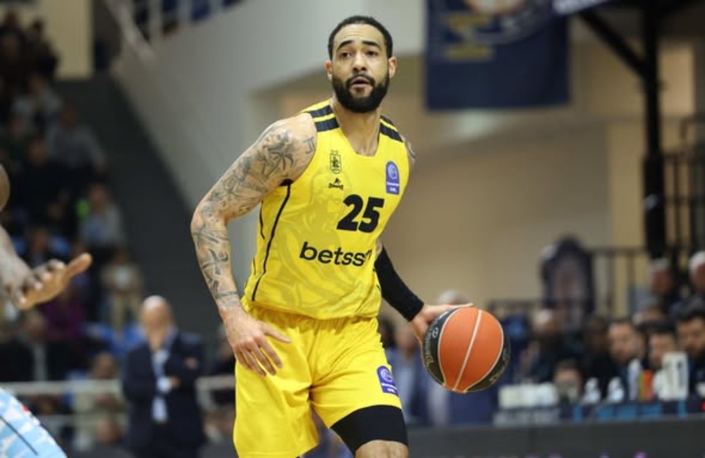 Απολαυστικός Χάρελ στη Novibet AllAboutARIS TV, απαντάει στα Ελληνικά ότι παίζει και τις 5 θέσεις!!! (vid)