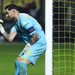 Το… φλερτ της ανανέωσης και οι προθέσεις δύο πλευρών