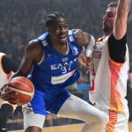 Μαυροβούνιο-Ελλάδα: Εκπληκτικός σε άμυνα και επίθεση ο Κώστας Αντετοκούνμπο! (vid)
