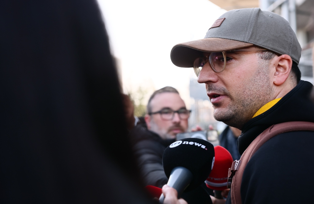Νίκος Τζώρας: «Είμαστε στο σπίτι και είμαστε όλοι ασφαλείς» (vid)