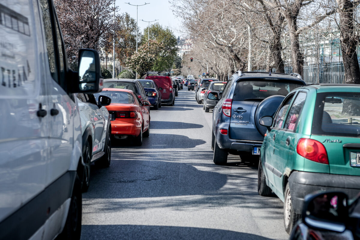 «Βροχή» τα πρόστιμα για παράνομο παρκάρισμα στη Θεσσαλονίκη!