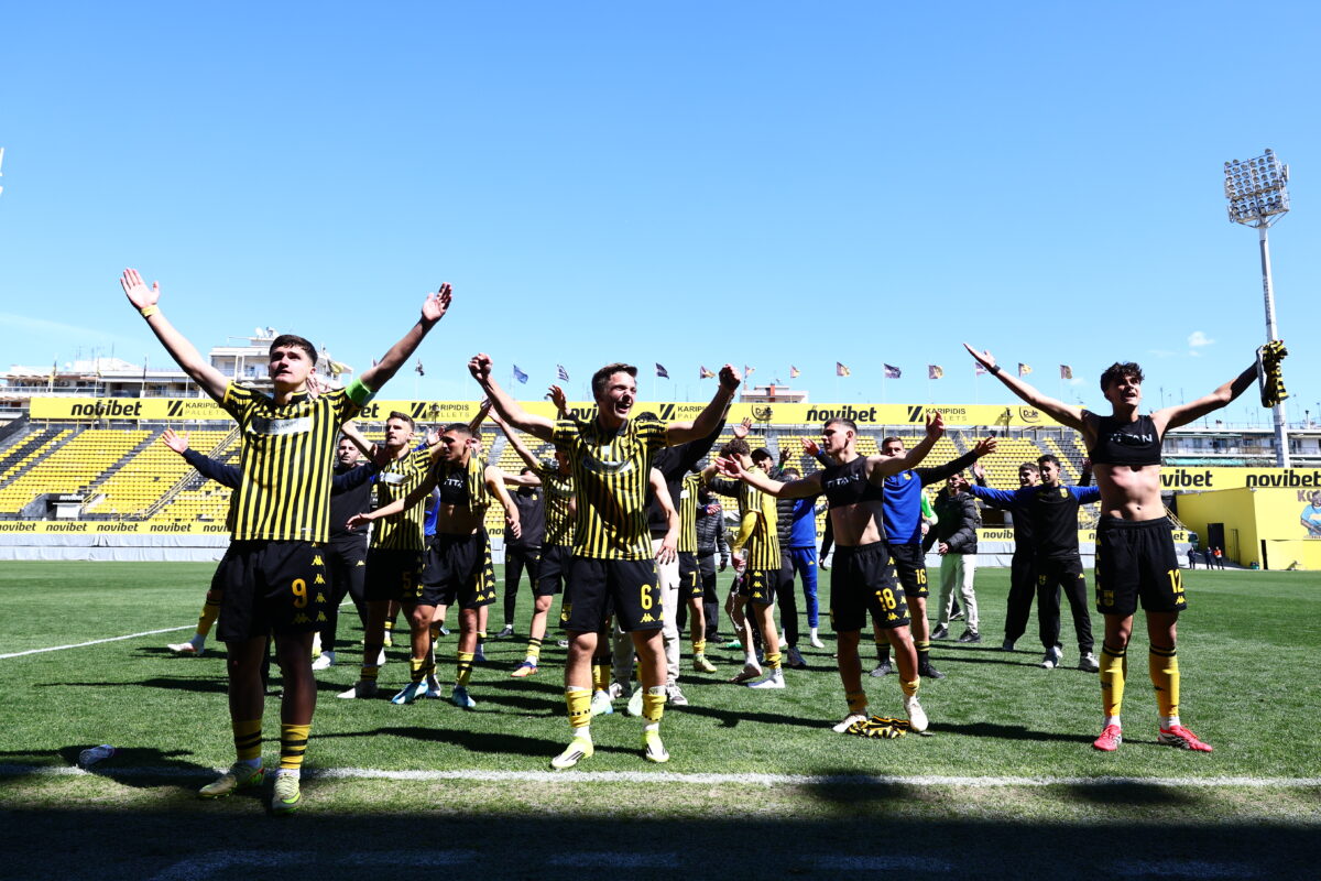 Ξέφρενοι πανηγυρισμοί της Κ19 μετά την πρόκριση στον τελικό (pics+vid)