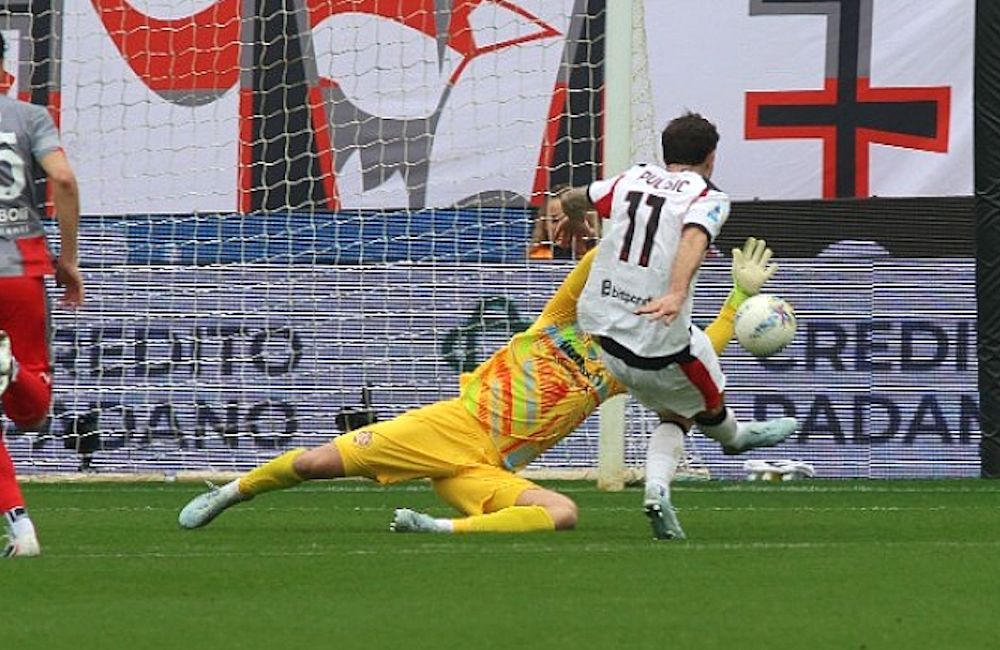 Με δύο γκολ στο τέλος νίκησε τη Κρεμονέζε η Μίλαν (vid)