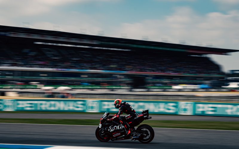 GP Ταϊλάνδης: Επίδειξη δύναμης από Μπεζέκι και Απρίλια (vid)