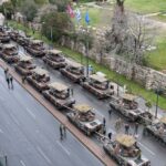 Μεγαλειώδης στρατιωτική παρέλαση στην Aθήνα – Οι εντυπωσιακές εικόνες (vid)